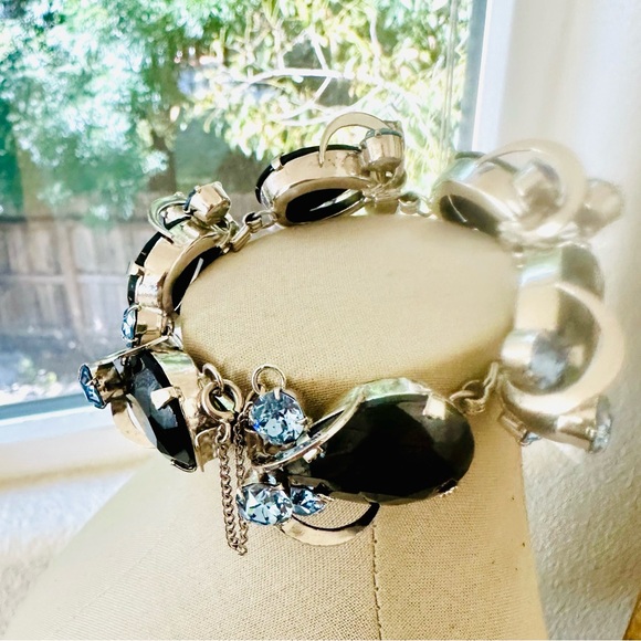 Vintage Blue Rhinestone Crystal Bracelet - Picture 12 of 17